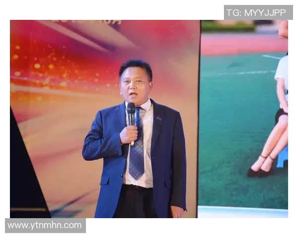 史鸿飞的奋斗历程与人生哲学探讨：从平凡到卓越的成长之路